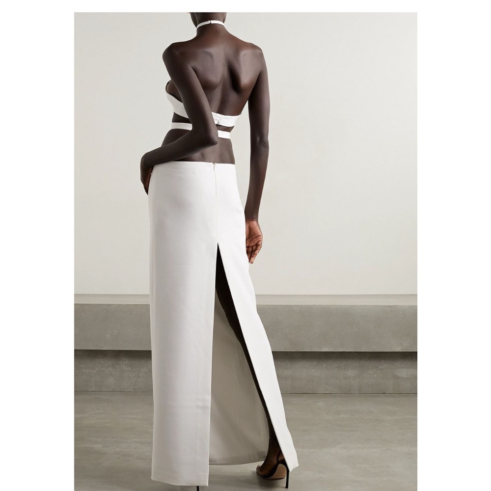 MONOT Elegant White Halter Dress - Picture 2 of 6